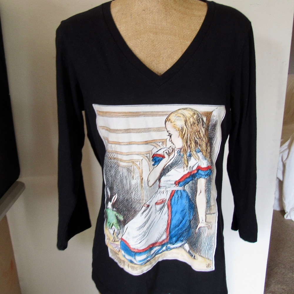 Bella Missy Tee SHirt Alice in Wonderland SZ large - Picture 2 of 11
